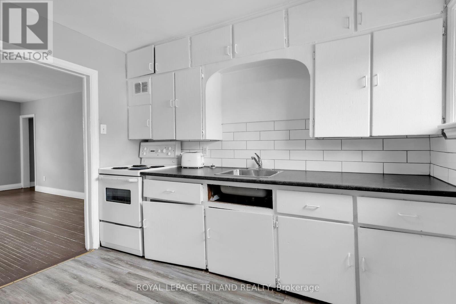 C - 204 COLBORNE STREET, London East, Ontario