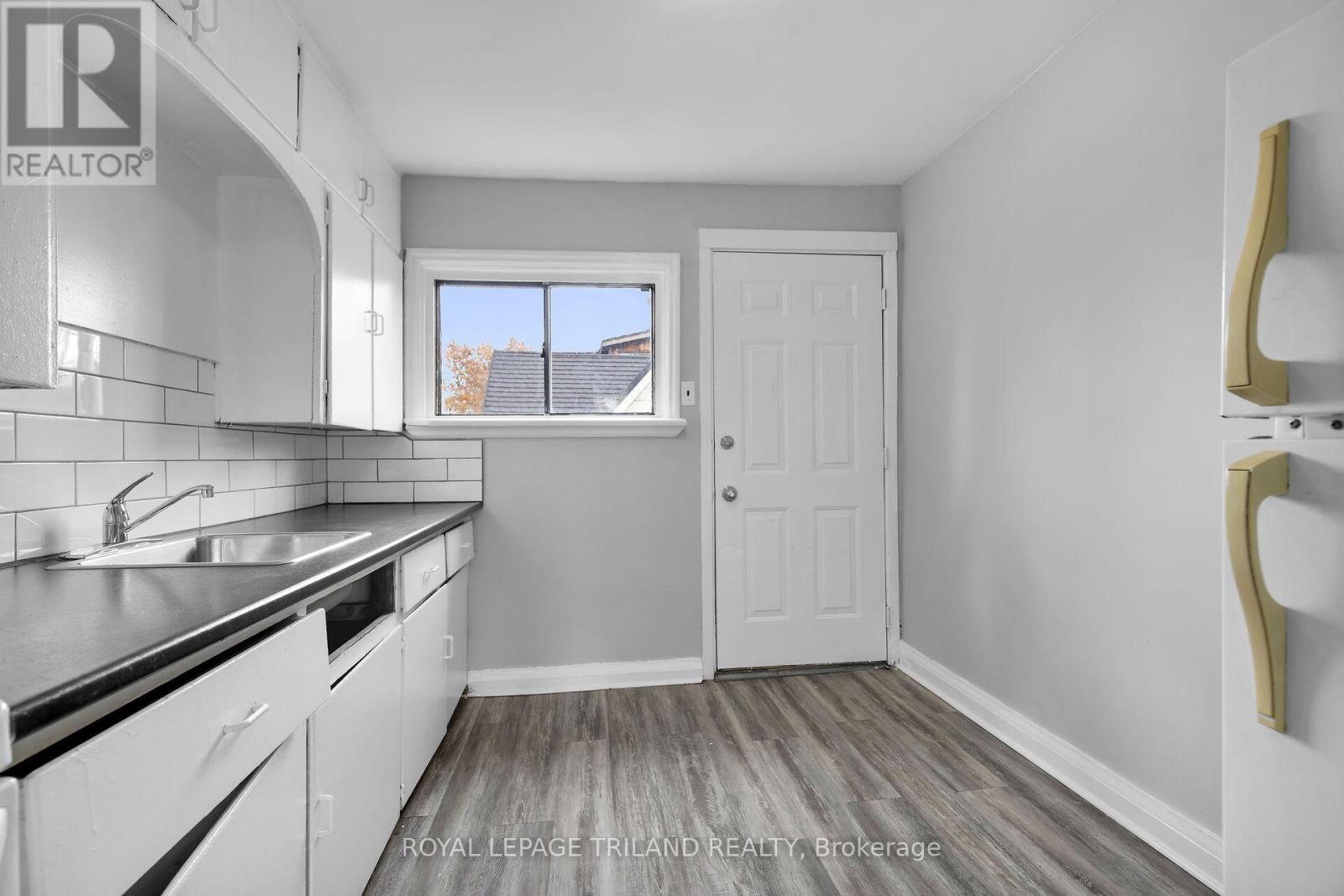 C - 204 Colborne Street, London East, Ontario  N6B 2S2 - Photo 2 - X13729420