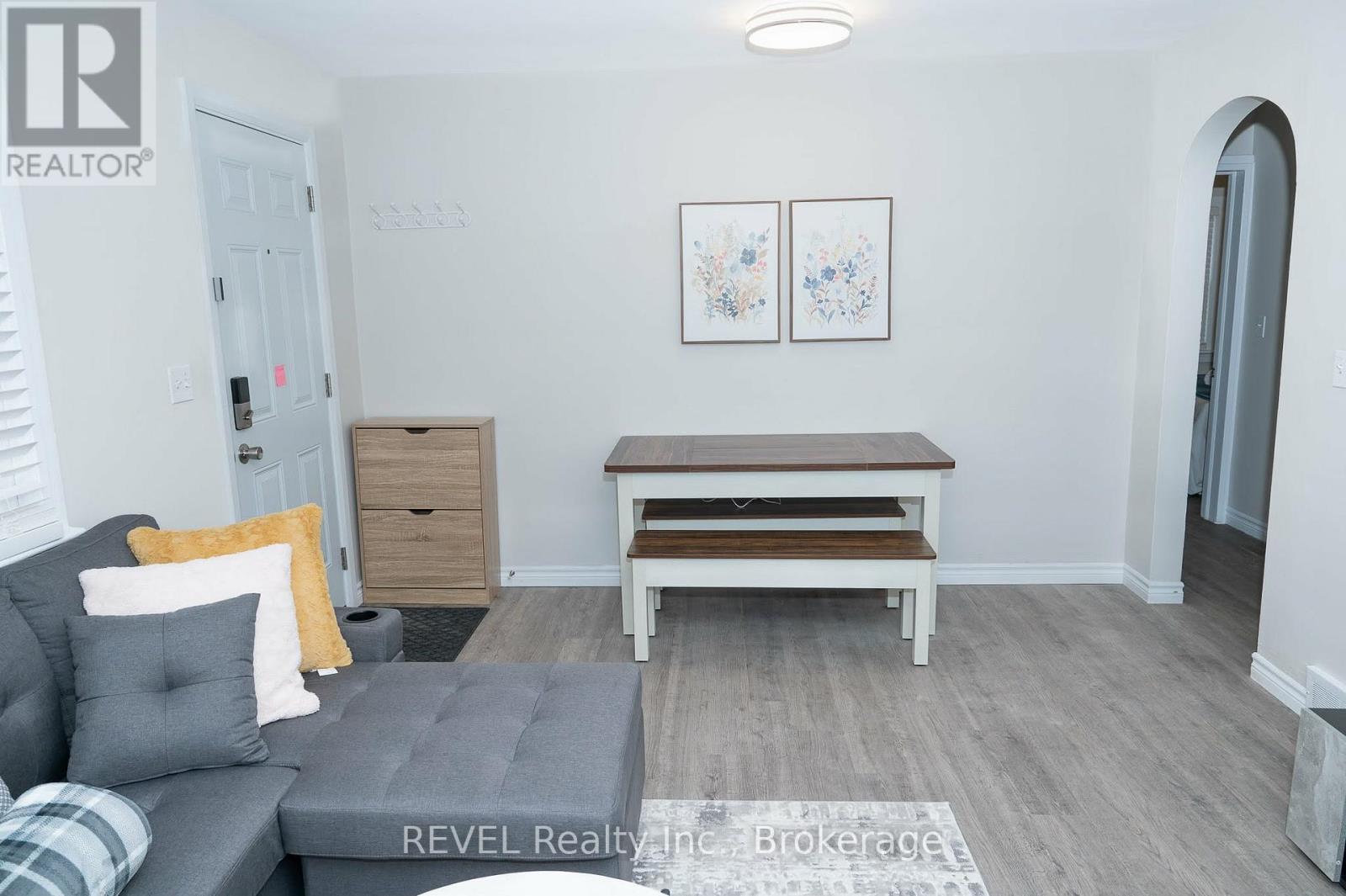 6482 Mcleod Road, Niagara Falls, Ontario  L2G 3G1 - Photo 8 - X13729328