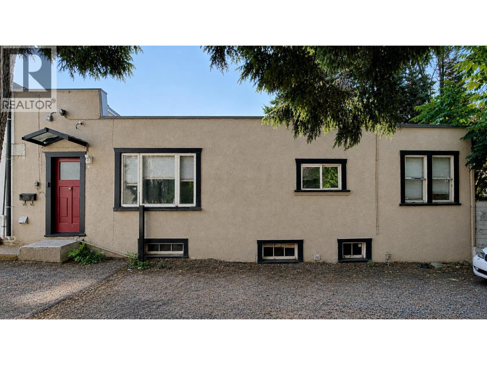 628 Twelfth Street, New Westminster, British Columbia V3M 4J4 - Photo 2 - C8079918