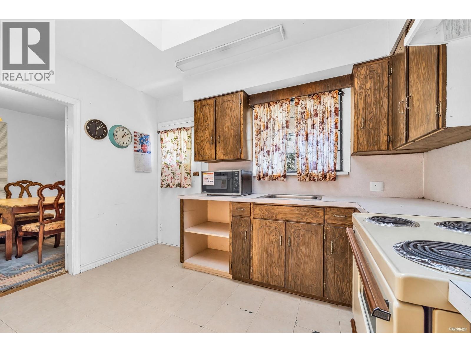 3822 Kincaid Street, Burnaby, British Columbia  V5G 1V4 - Photo 9 - R3147643