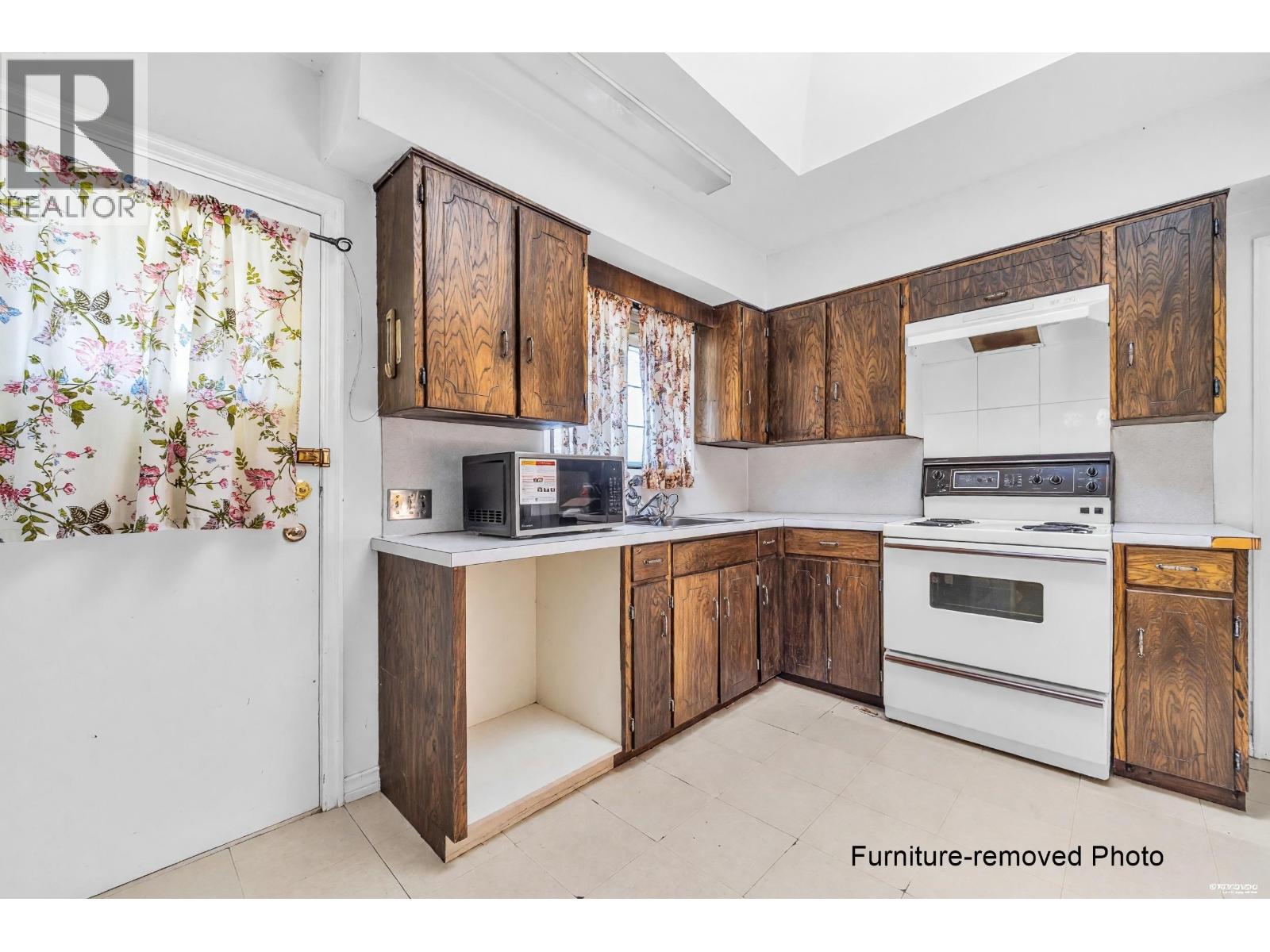 3822 Kincaid Street, Burnaby, British Columbia  V5G 1V4 - Photo 8 - R3147643