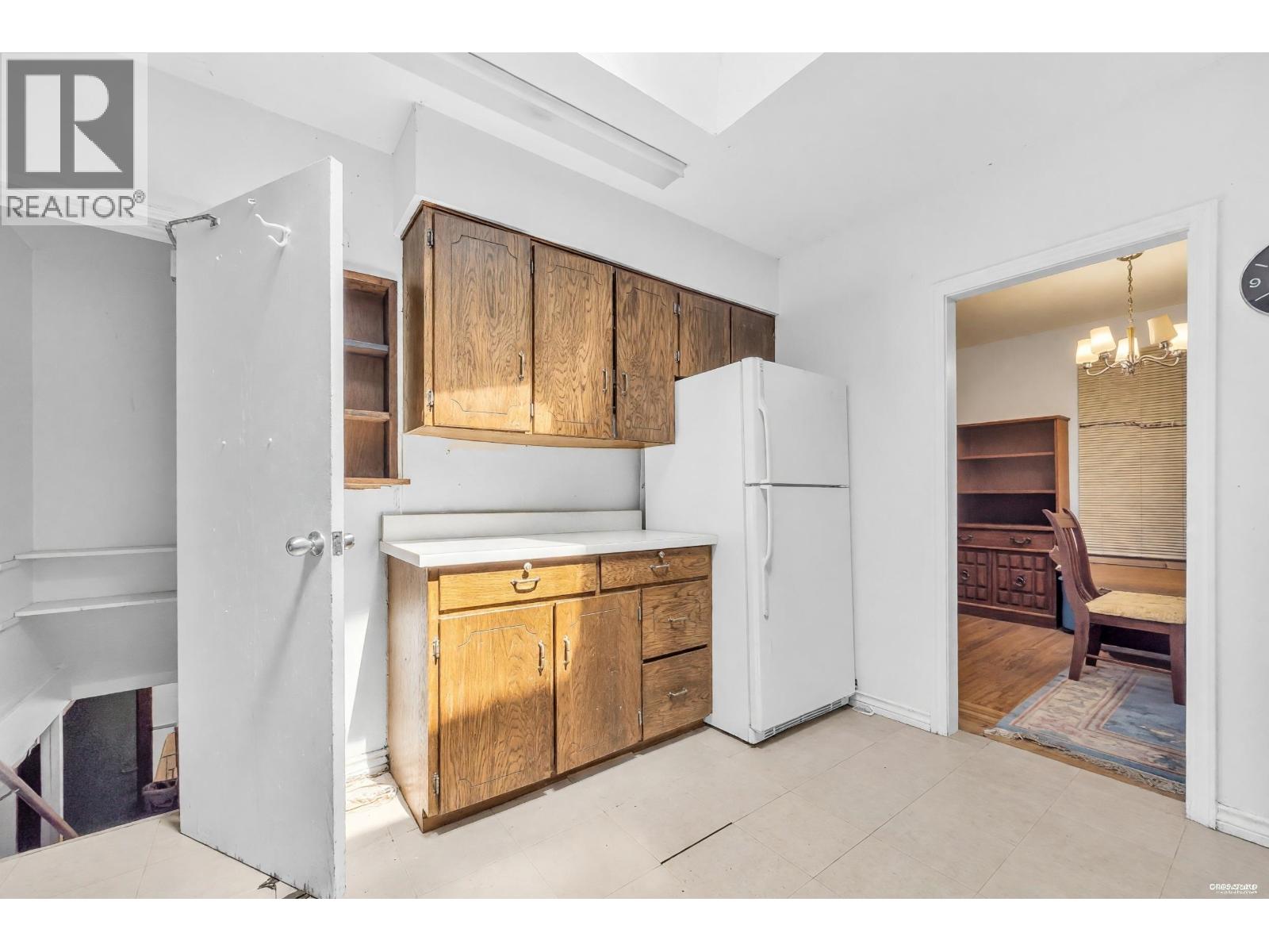 3822 Kincaid Street, Burnaby, British Columbia  V5G 1V4 - Photo 10 - R3147643