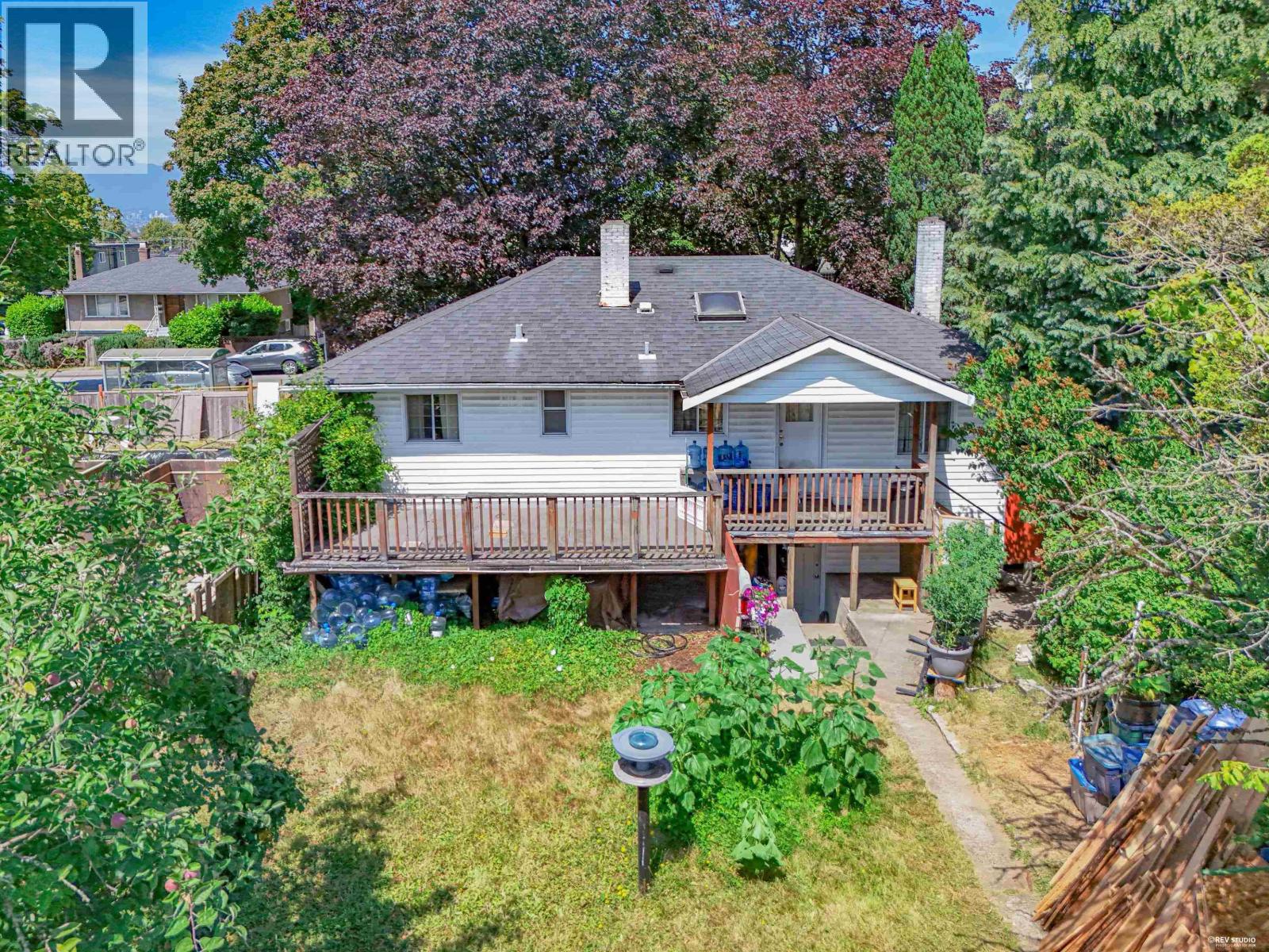3822 Kincaid Street, Burnaby, British Columbia  V5G 1V4 - Photo 2 - R3147643
