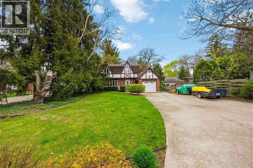 763 Tudor CLOSE West Sarnia Ontario Canada N7V2Z6 3