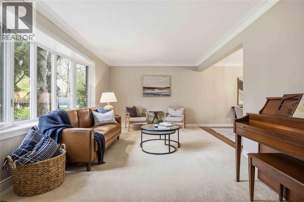 763 Tudor CLOSE West Sarnia Ontario Canada N7V2Z6 5