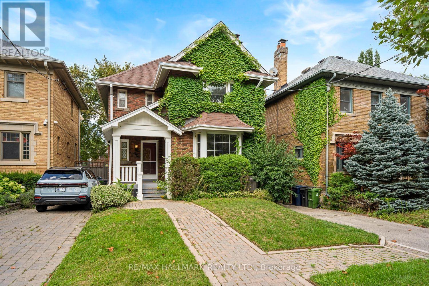 48 CHATSWORTH DRIVE, Toronto, Ontario