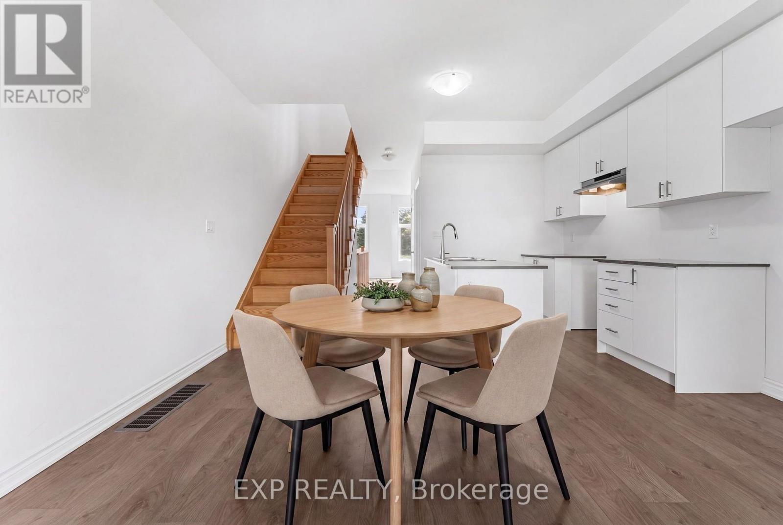 388 Okanagan Path, Oshawa, Ontario  L1H 0B1 - Photo 9 - E13729404