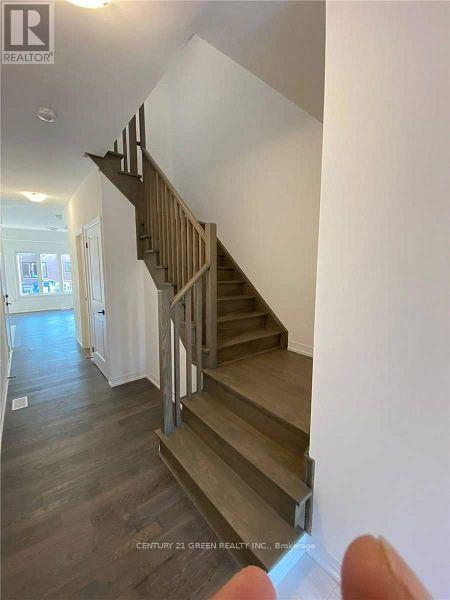 135 Turnberry Lane, Barrie, Ontario  L9J 0M8 - Photo 5 - S13729432
