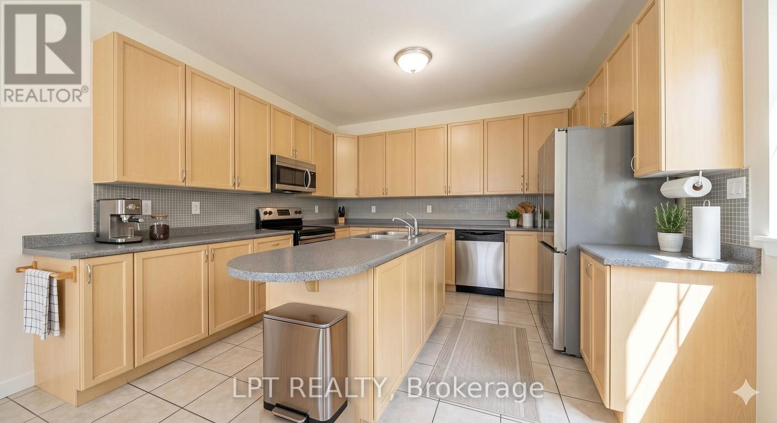 30 Ranchero Drive, Brampton, Ontario  L7A 3C6 - Photo 5 - W13729380