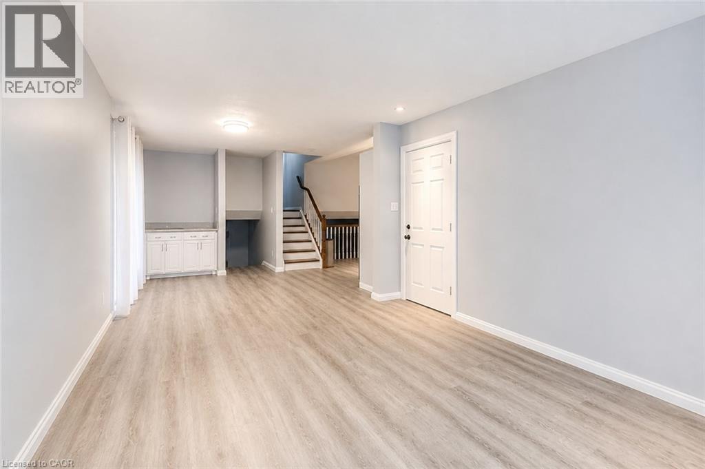 274 Grey Fox Drive, Kitchener, Ontario  N2E 3P2 - Photo 3 - 40857628