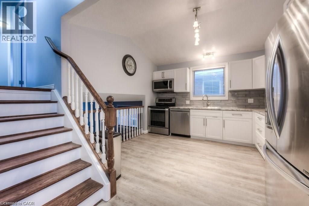 274 Grey Fox Drive, Kitchener, Ontario  N2E 3P2 - Photo 4 - 40857628