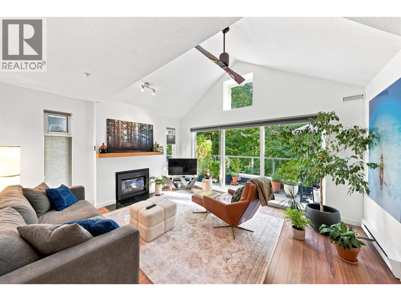 304 865 W 15th Avenue, Vancouver, British Columbia  V5Z 1R8 - Photo 1 - R3160183