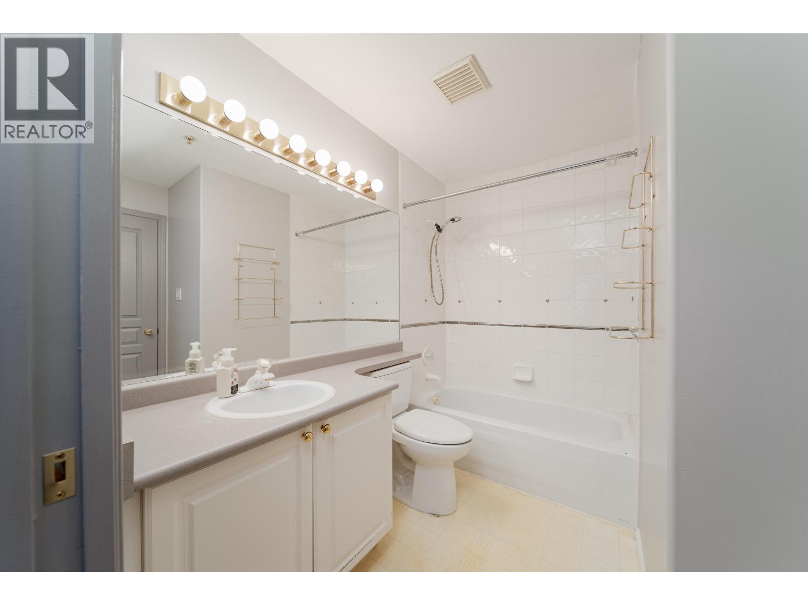 402 624 Agnes Street, New Westminster, British Columbia  V3M 1G8 - Photo 31 - R3160186