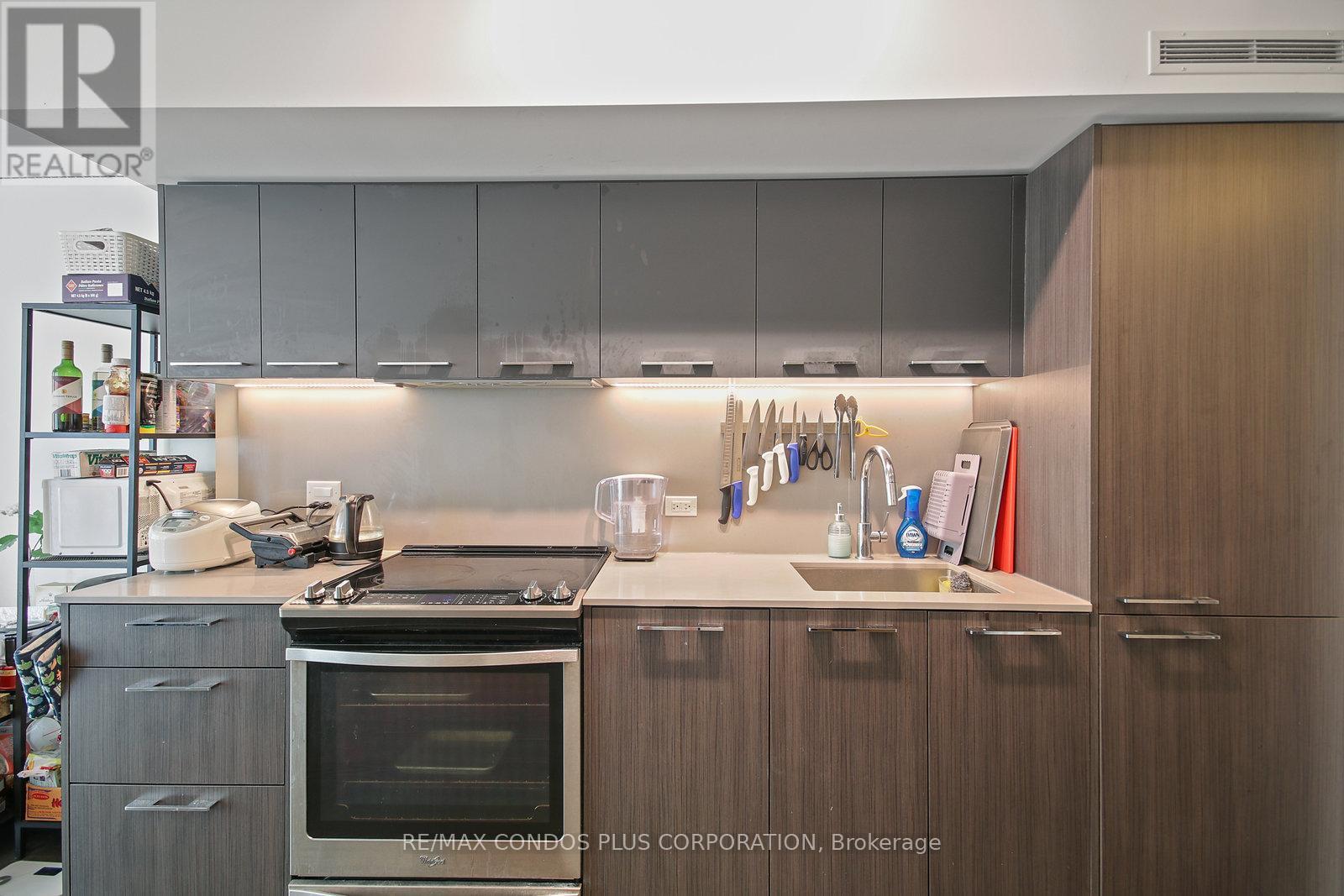 612 - 30 Baseball Place, Toronto, Ontario  M4M 0E8 - Photo 3 - E13729454