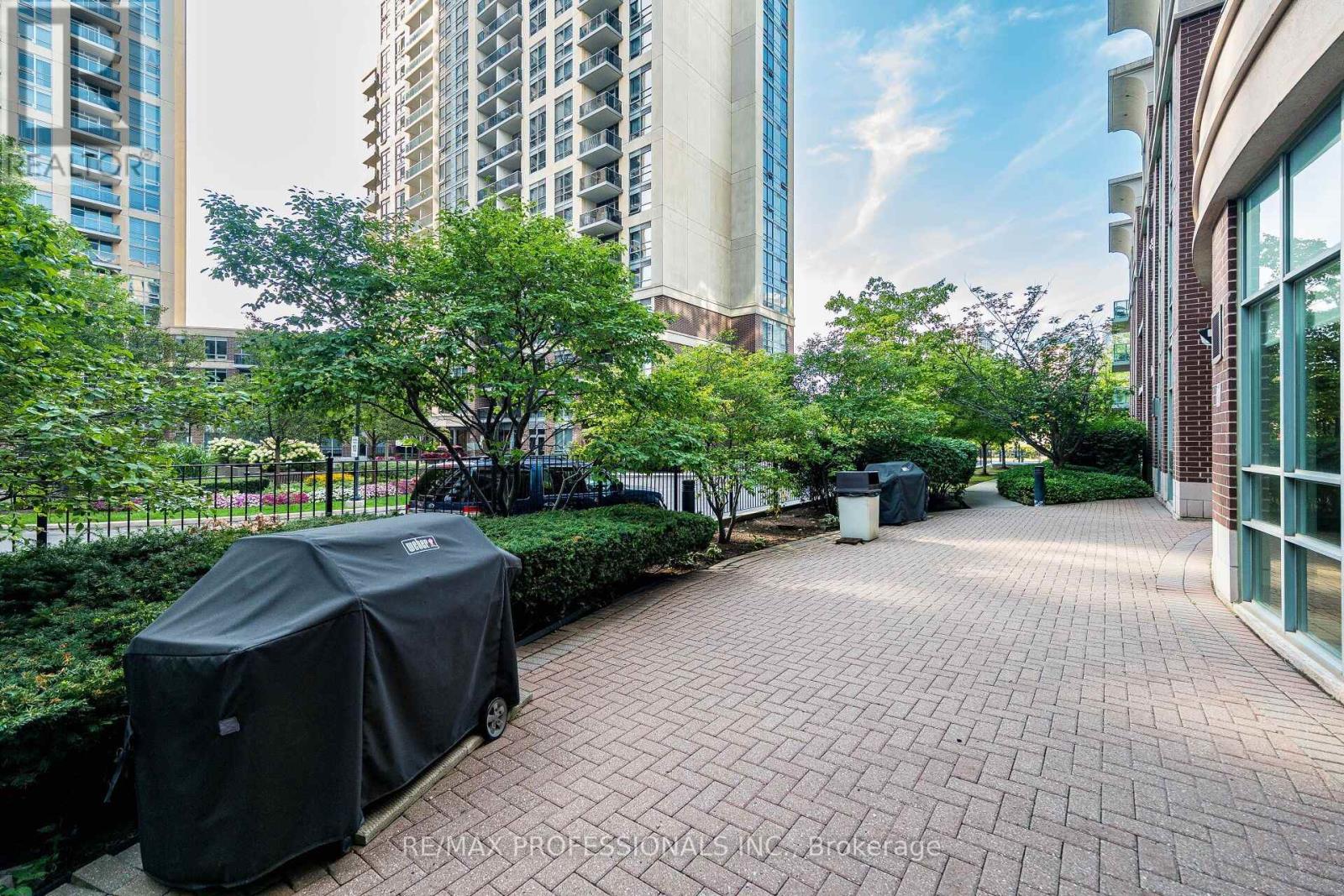 101 - 7 Michael Power Place, Toronto, Ontario  M9A 0A4 - Photo 20 - W13729476
