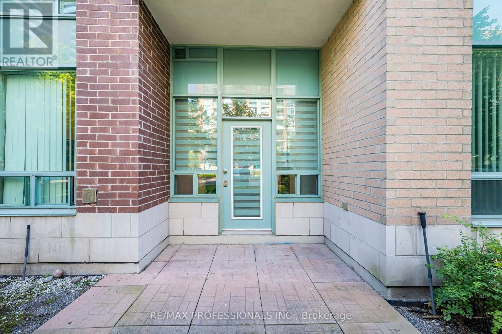 101 - 7 Michael Power Place, Toronto, Ontario  M9A 0A4 - Photo 4 - W13729476
