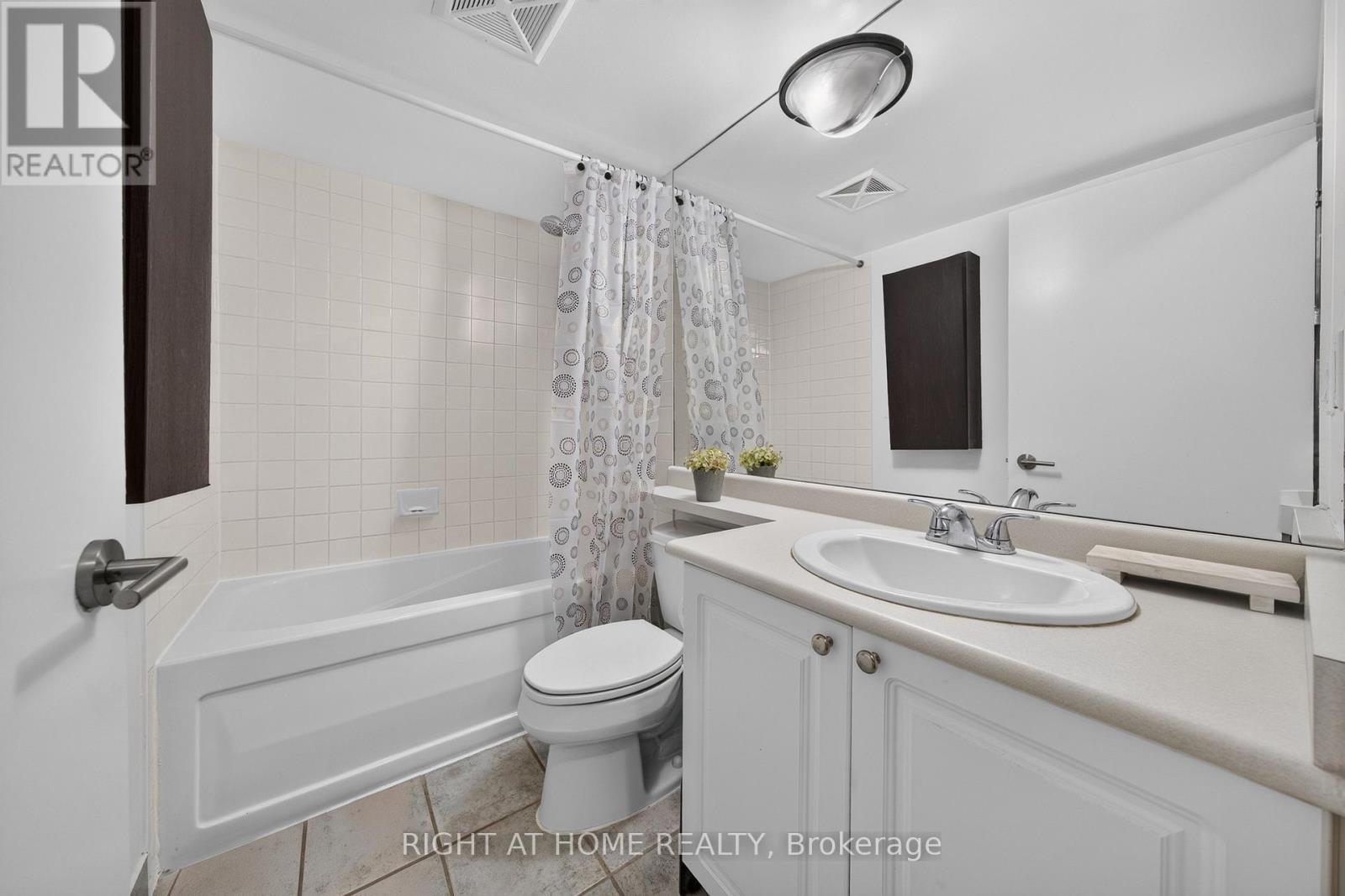 321 - 231 Fort York Boulevard, Toronto, Ontario  M5V 1B2 - Photo 20 - C13729504