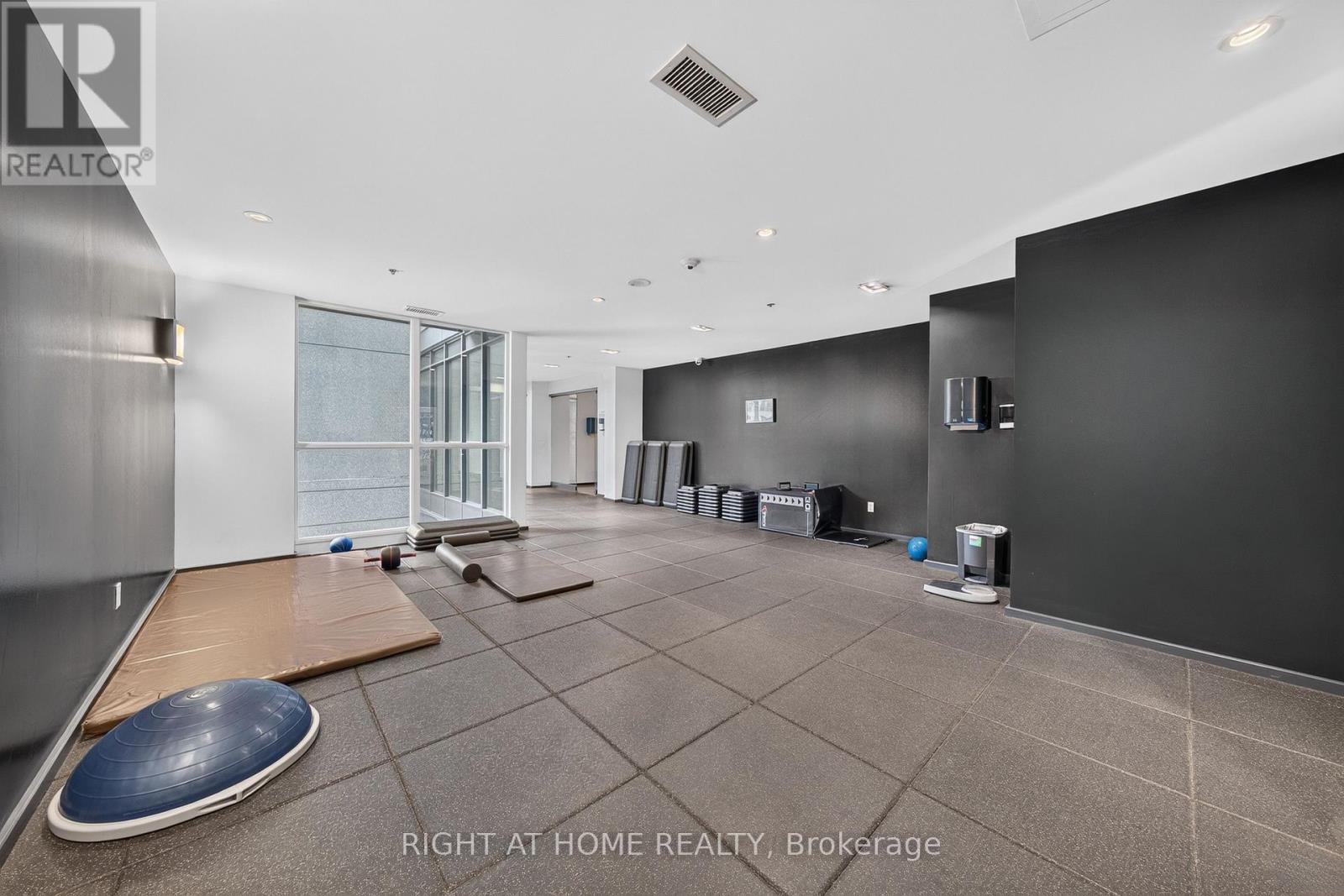 321 - 231 Fort York Boulevard, Toronto, Ontario  M5V 1B2 - Photo 23 - C13729504