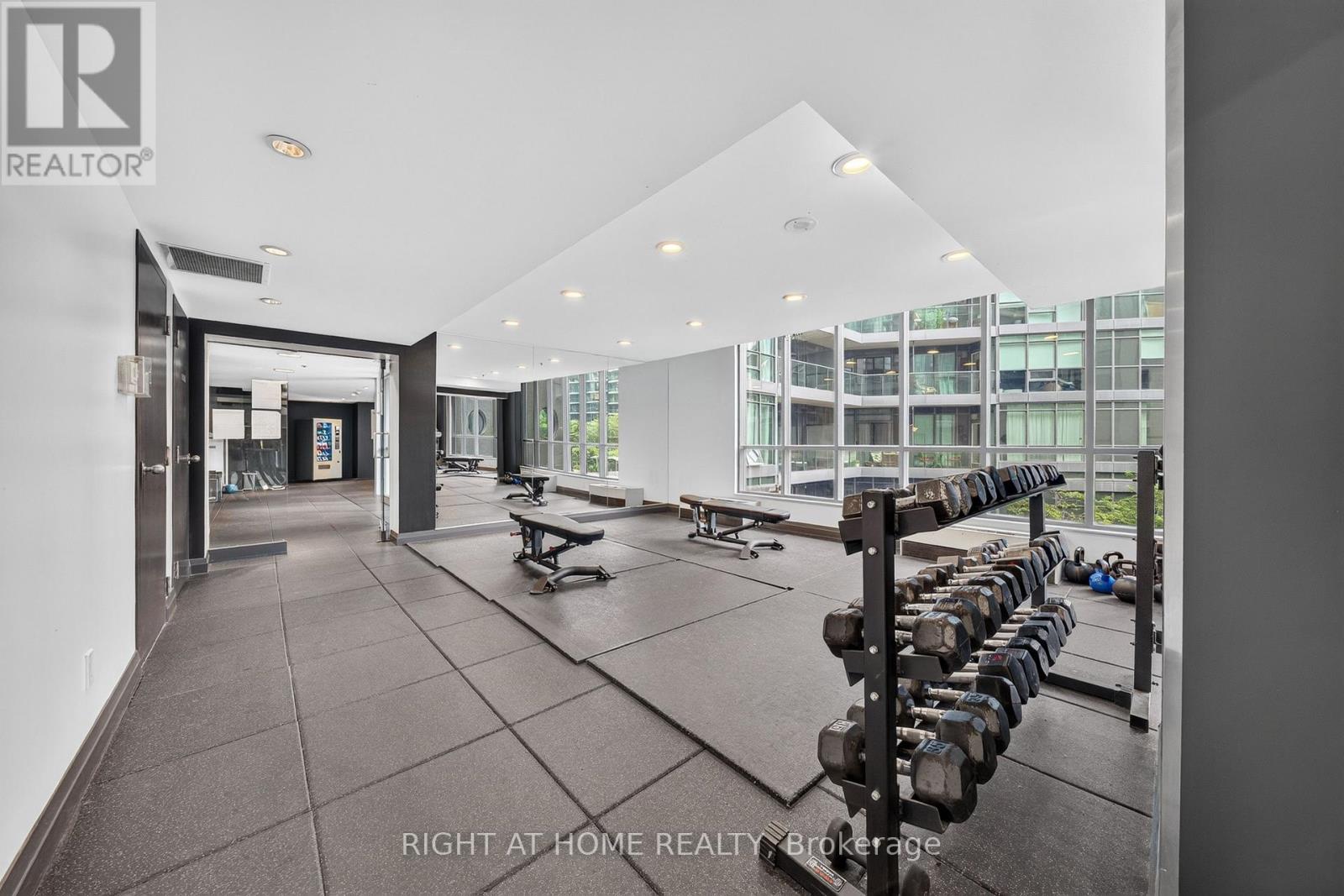 321 - 231 Fort York Boulevard, Toronto, Ontario  M5V 1B2 - Photo 24 - C13729504