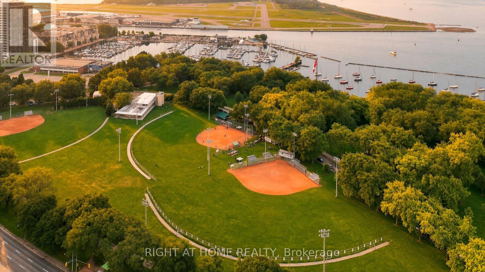 321 - 231 Fort York Boulevard, Toronto, Ontario  M5V 1B2 - Photo 36 - C13729504