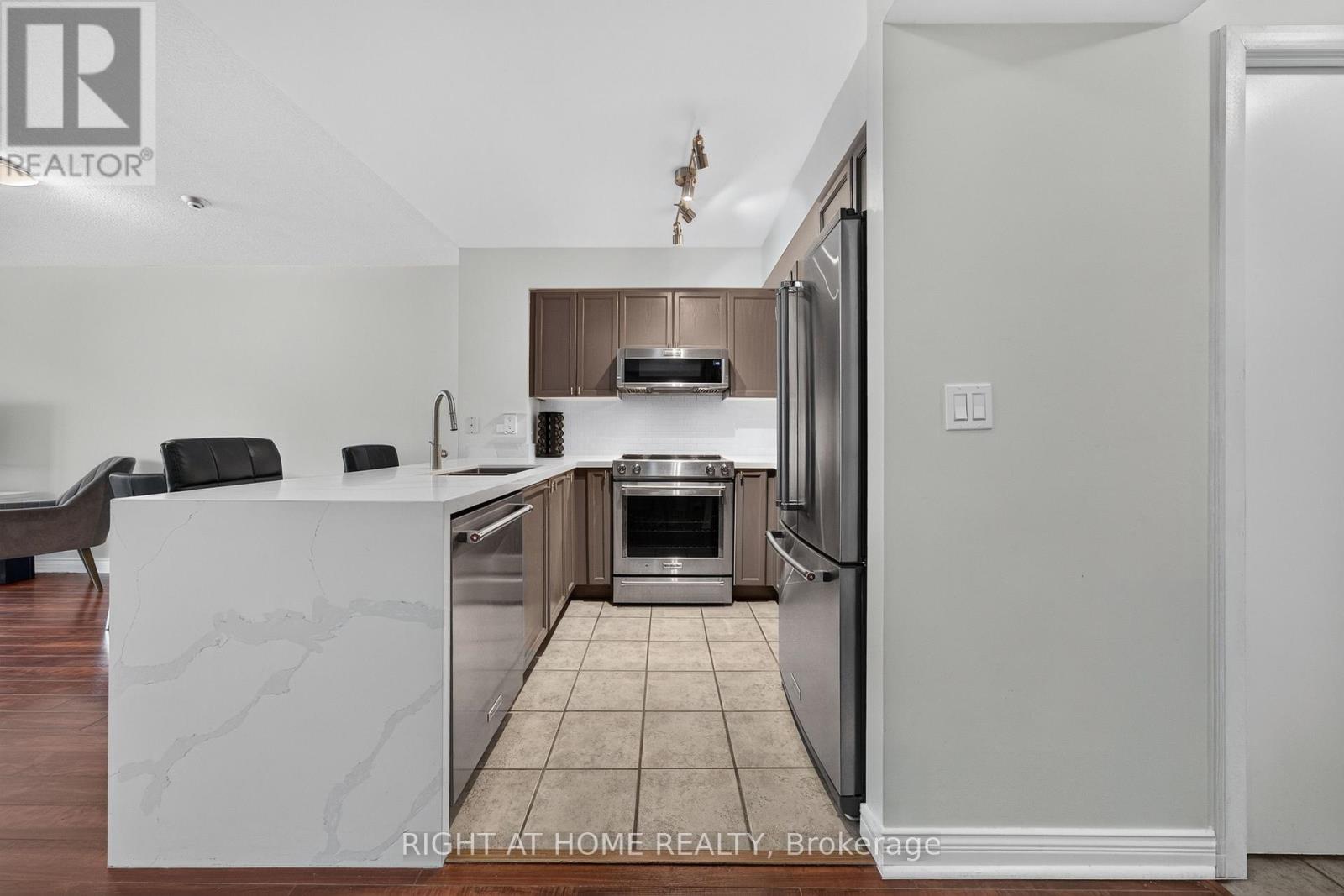 321 - 231 Fort York Boulevard, Toronto, Ontario  M5V 1B2 - Photo 9 - C13729504