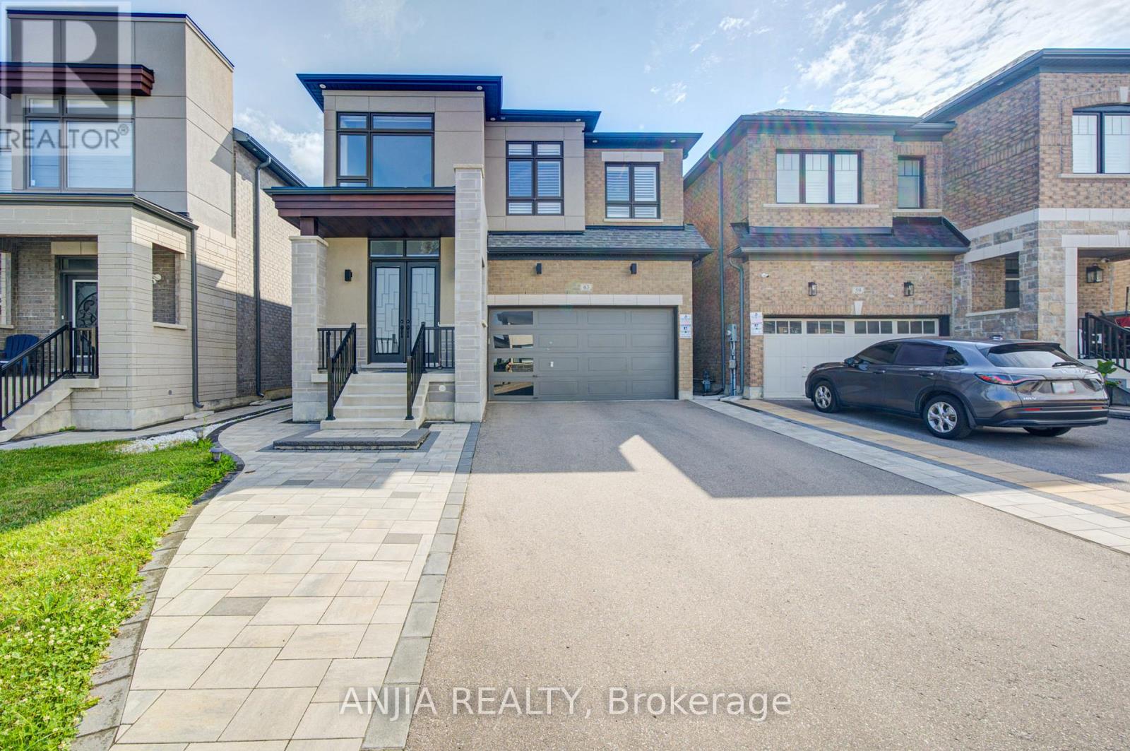 63 Suttonrail Way, Whitchurch-Stouffville, Ontario  L4A 0E4 - Photo 2 - N13729548
