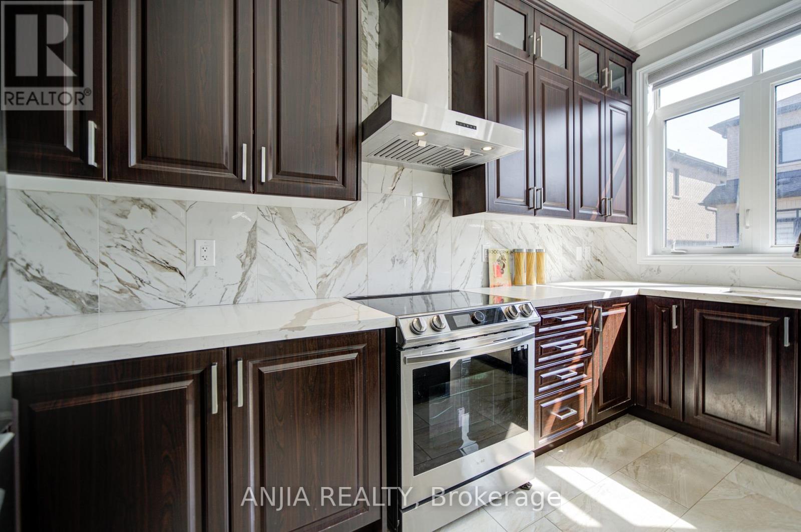 63 Suttonrail Way, Whitchurch-Stouffville, Ontario  L4A 0E4 - Photo 22 - N13729548