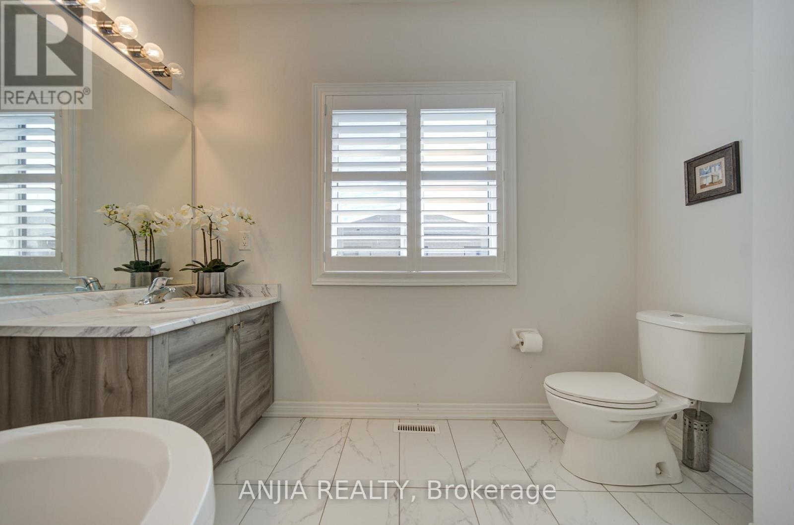 63 Suttonrail Way, Whitchurch-Stouffville, Ontario  L4A 0E4 - Photo 32 - N13729548
