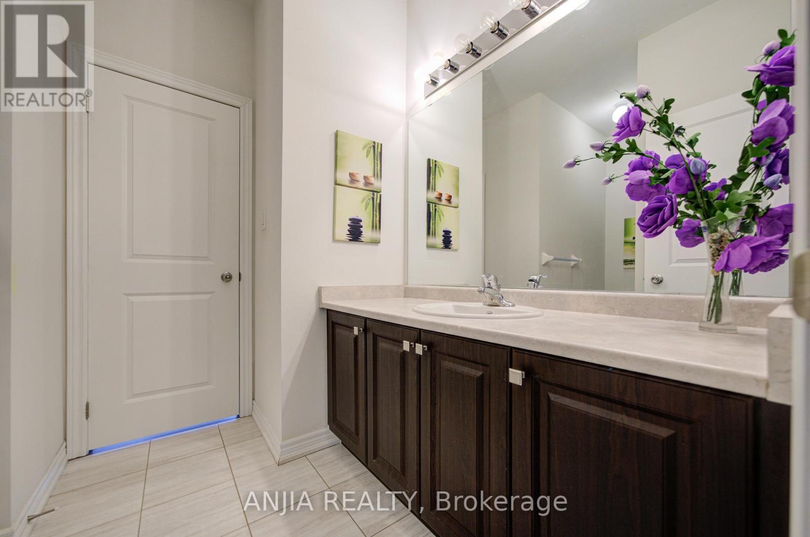 63 Suttonrail Way, Whitchurch-Stouffville, Ontario  L4A 0E4 - Photo 38 - N13729548