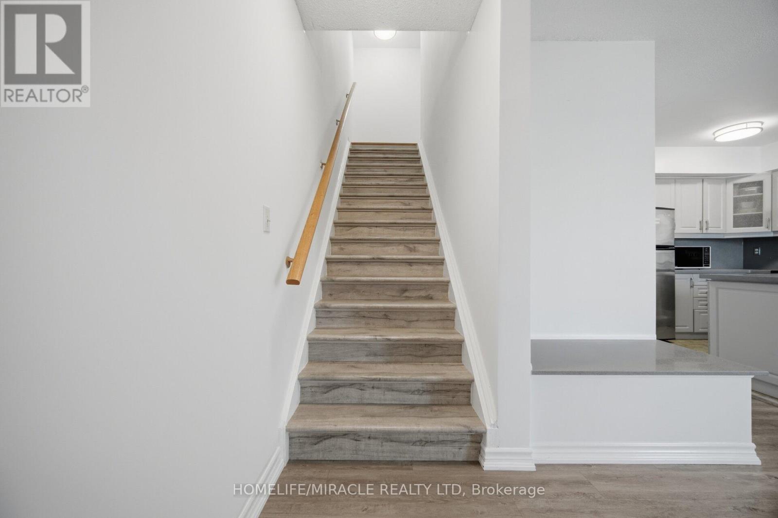 2002 - 3049 Finch Avenue W, Toronto, Ontario  M9M 0A5 - Photo 10 - W13729508