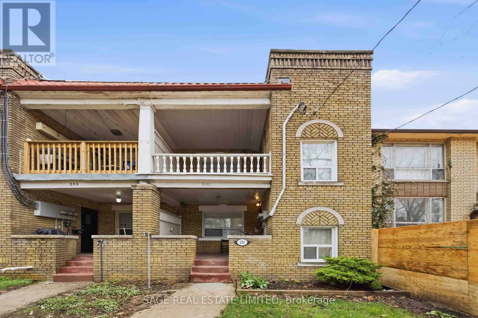 MAIN - 251 HIGH PARK AVENUE, Toronto, Ontario