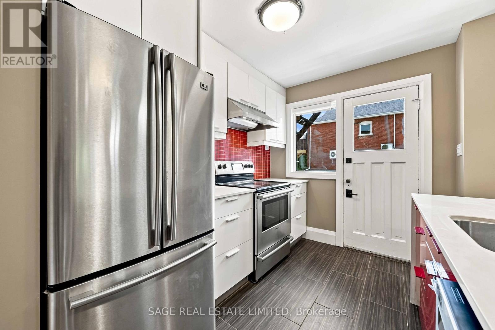 Main - 251 High Park Avenue, Toronto, Ontario  M6P 2S5 - Photo 17 - W13729516
