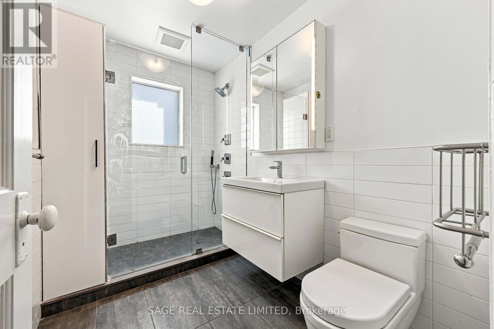 Main - 251 High Park Avenue, Toronto, Ontario  M6P 2S5 - Photo 26 - W13729516