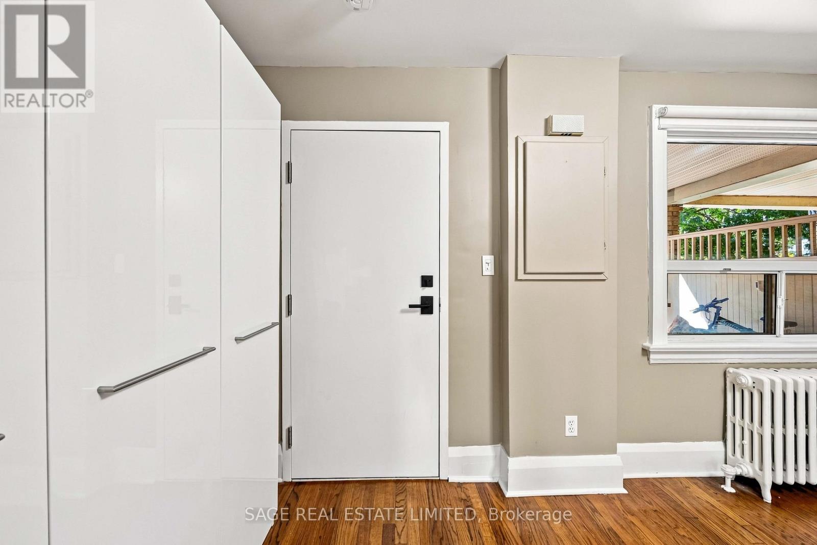 Main - 251 High Park Avenue, Toronto, Ontario  M6P 2S5 - Photo 5 - W13729516