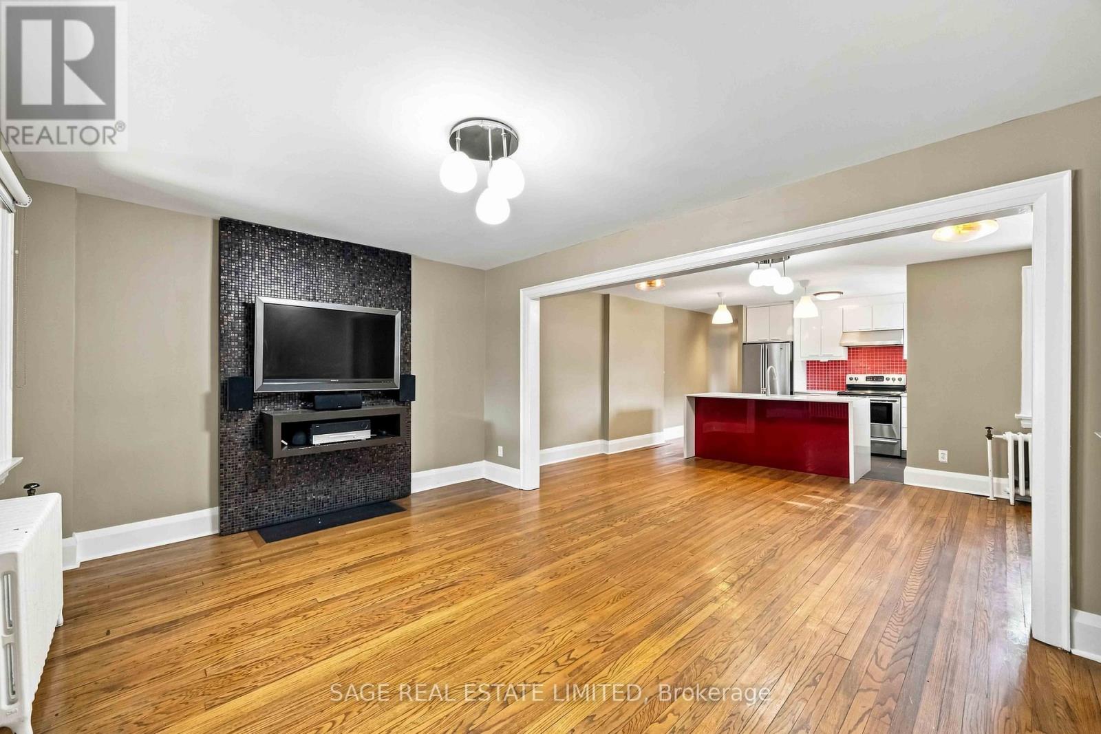 Main - 251 High Park Avenue, Toronto, Ontario  M6P 2S5 - Photo 6 - W13729516