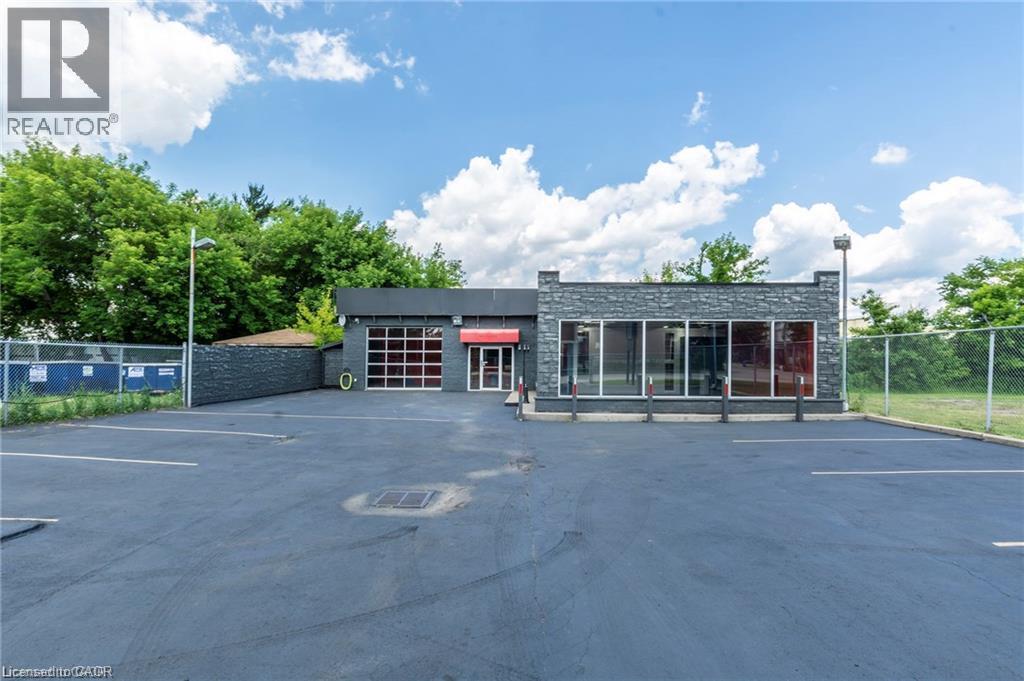577 Burlington Street E, Hamilton, Ontario  L8L 4J5 - Photo 2 - 40859521