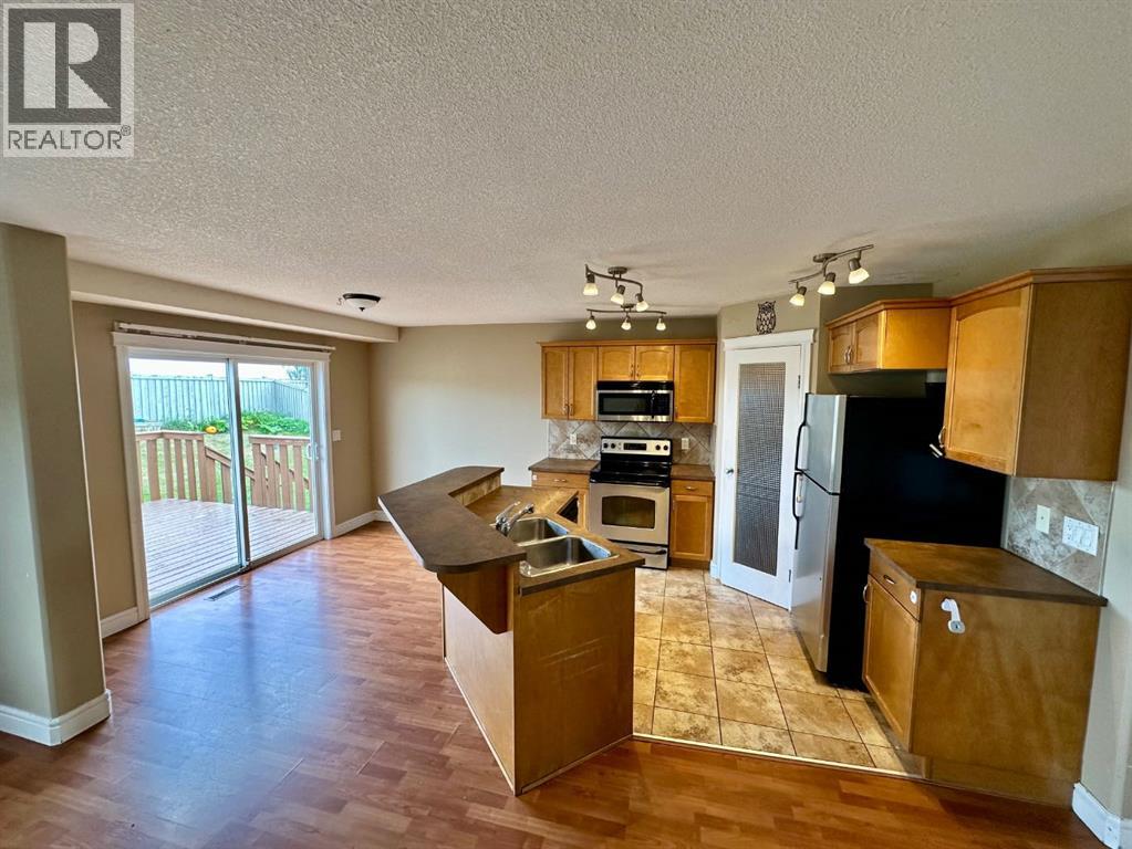 9022 131 Avenue, Grande Prairie, Alberta  T8X 0A9 - Photo 5 - A2330135