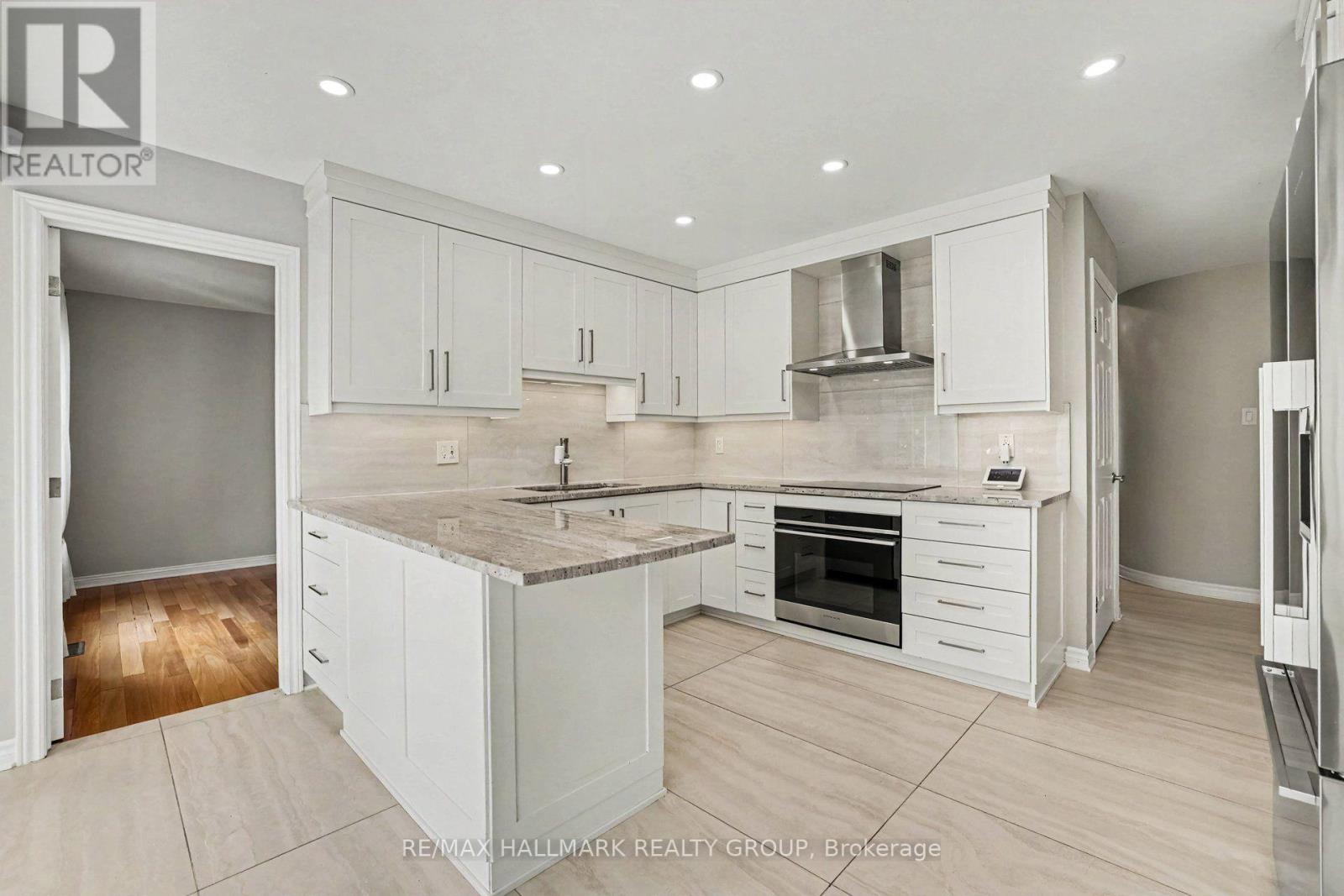 66 Bateman Drive, Ottawa, Ontario K2G 5H5 - Photo 3 - X13729584