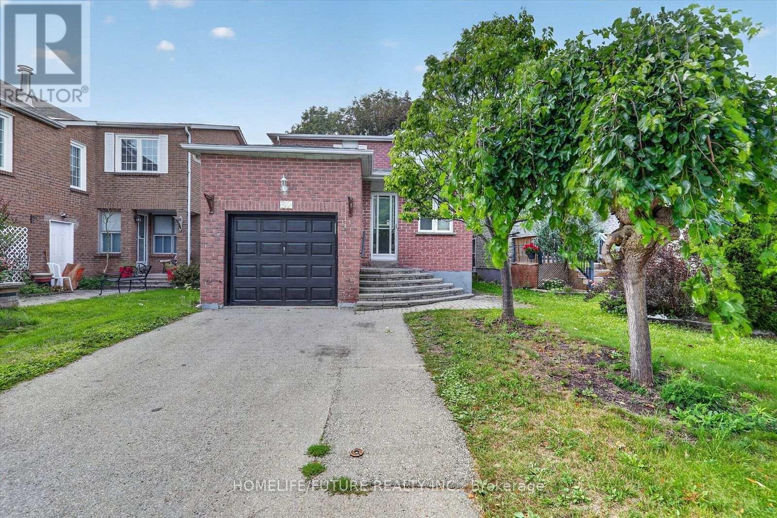 32 Marshall Crescent, Ajax, Ontario  L1T 2N5 - Photo 2 - E13729572