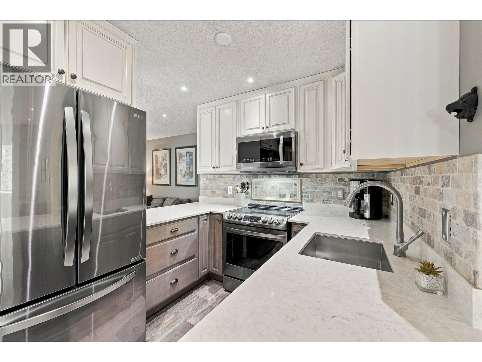 17 4510 Blackcomb Way, Whistler, British Columbia  V8E 0X8 - Photo 8 - R3160227