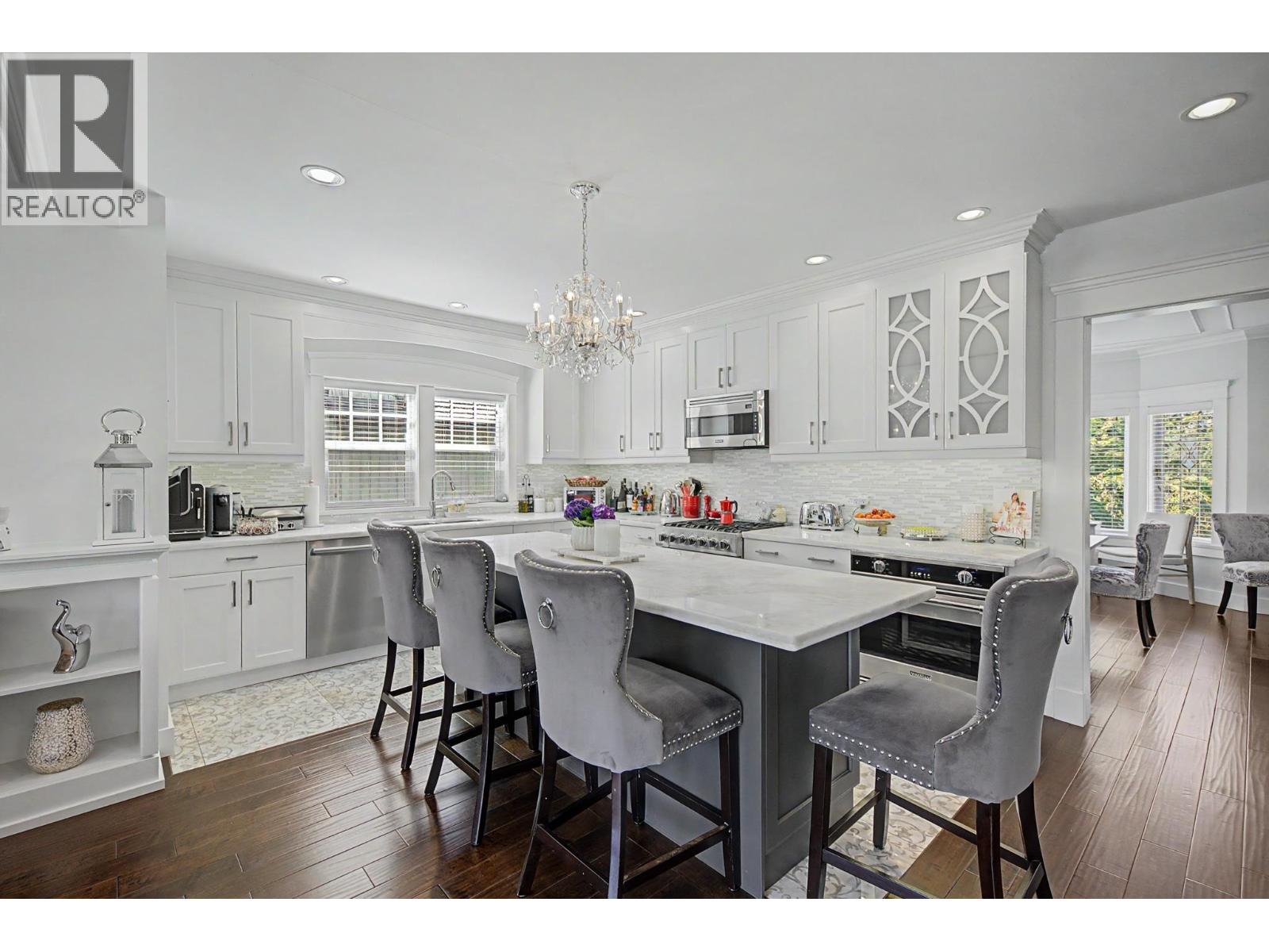 952 Grand Boulevard, North Vancouver, British Columbia  V7L 3W8 - Photo 6 - R3160206
