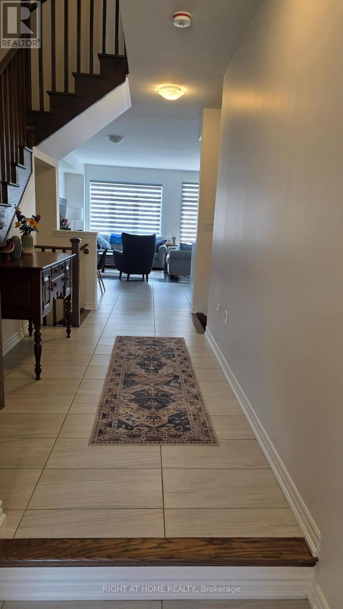 2257 Grainger Loop, Innisfil, Ontario L9S 0N1 - Photo 4 - N13729586