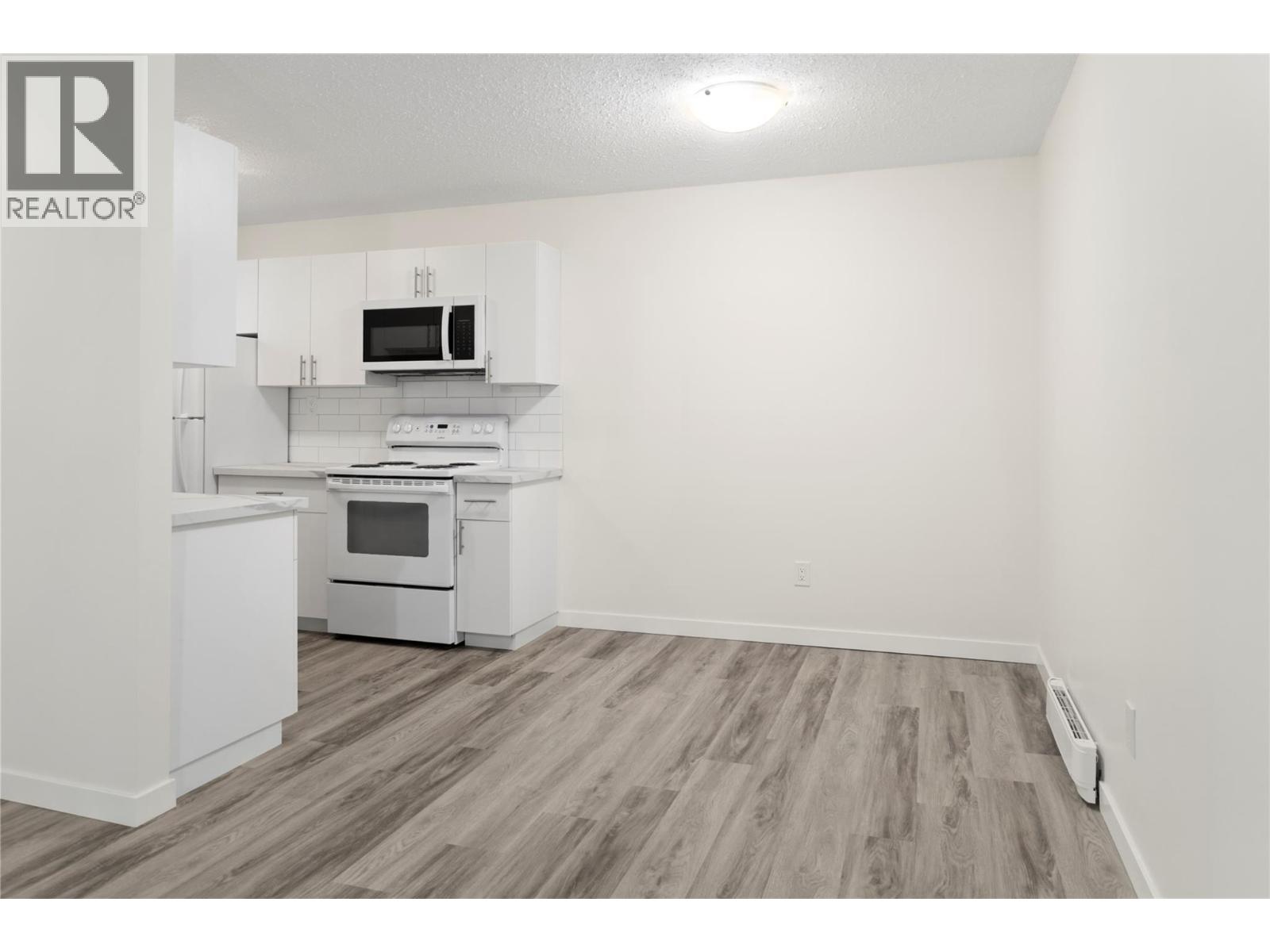 200 Gerstmar Road Unit# 11, Kelowna, British Columbia  V1X 4A7 - Photo 5 - 10399277