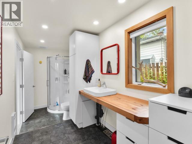 6 CHALET CRESCENT photo 10
