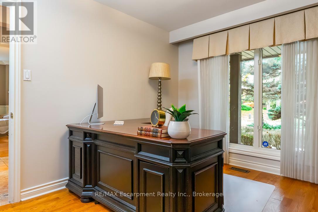 2372 Carrington Place, Oakville, Ontario  L6J 5P4 - Photo 17 - W13729598