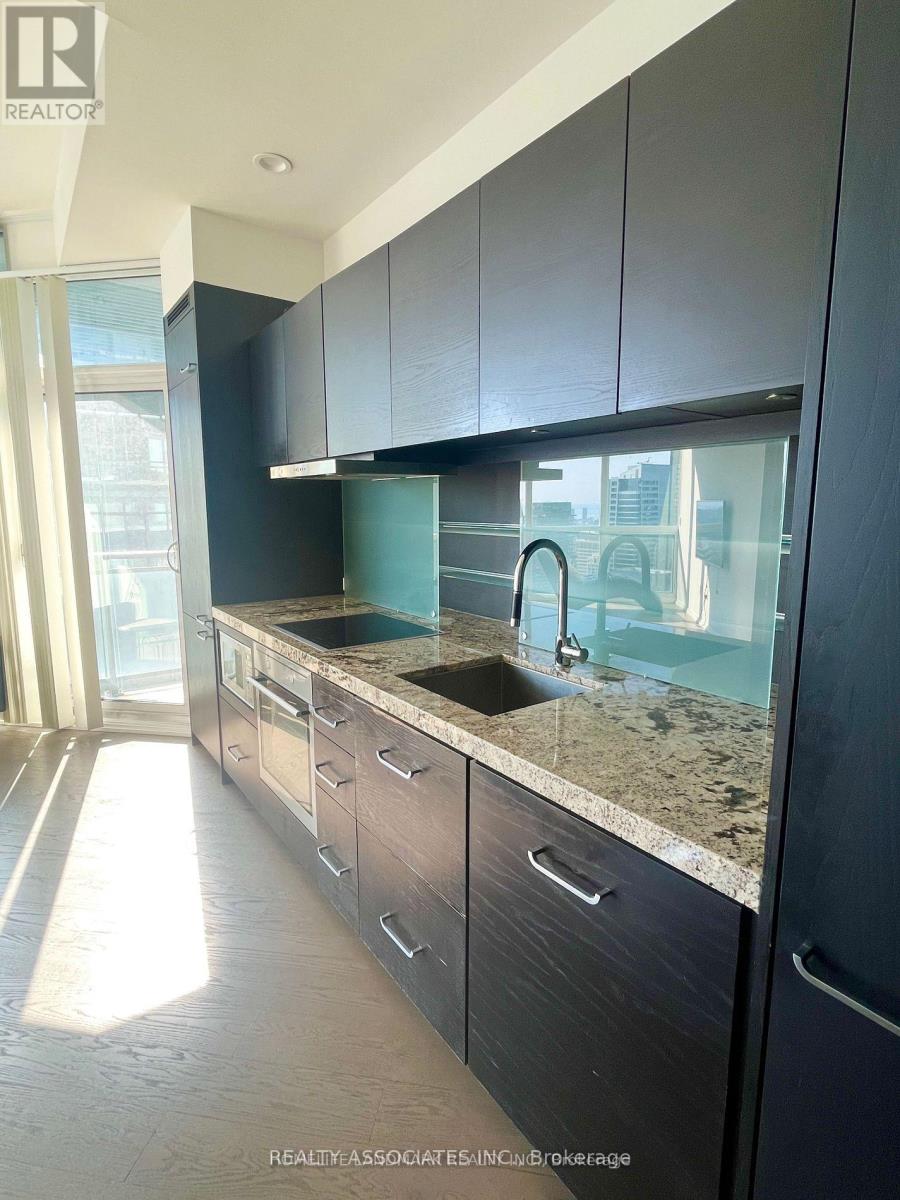 5202 - 45 Charles Street E, Toronto, Ontario  M4Y 0B8 - Photo 2 - C13729594