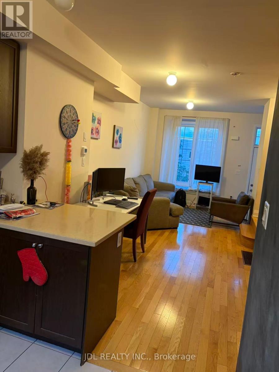 54 Raffeix Lane, Toronto, Ontario  M5A 0G5 - Photo 4 - C13729620
