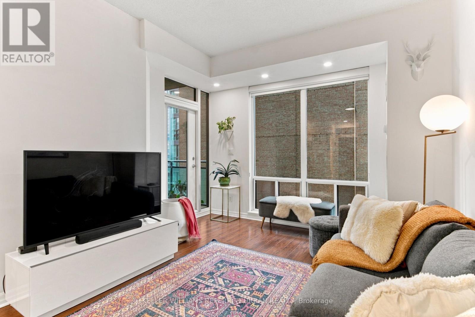 1809 - 300 Bloor Street E, Toronto, Ontario  M4W 3Y2 - Photo 4 - C13729636