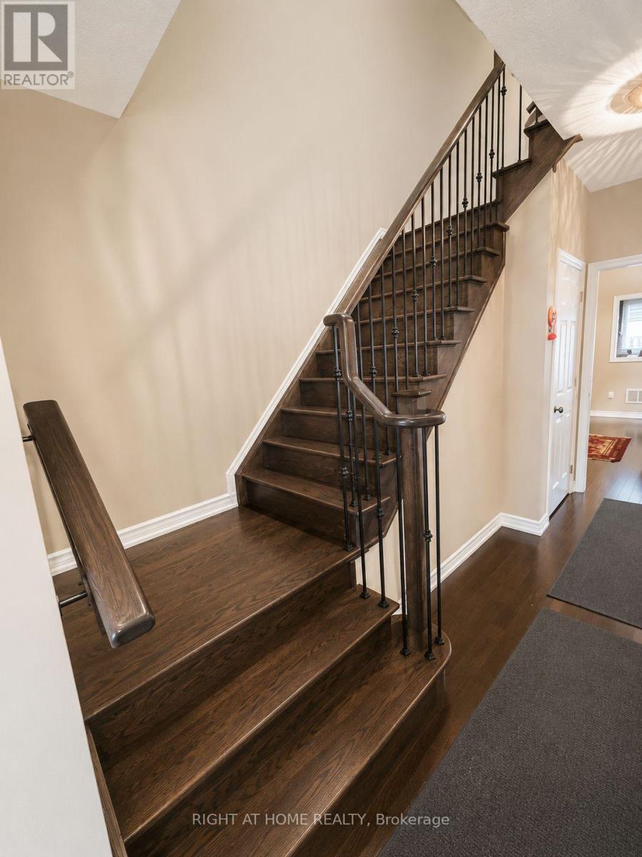 60 Zachary Place N, Vaughan, Ontario  L4H 3S4 - Photo 5 - N13729628
